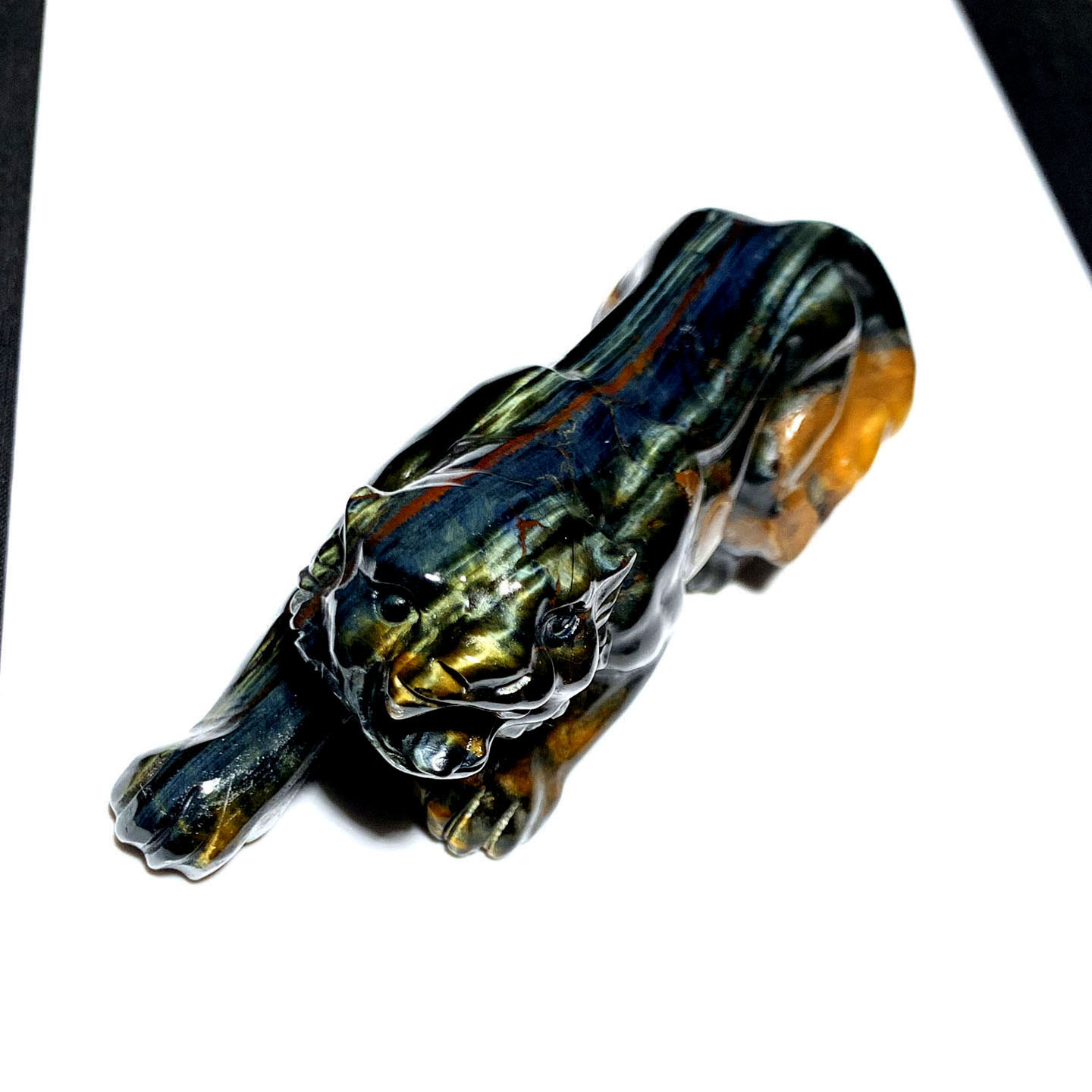 天然蓝虎石雕刻老虎摆件黄蓝虎