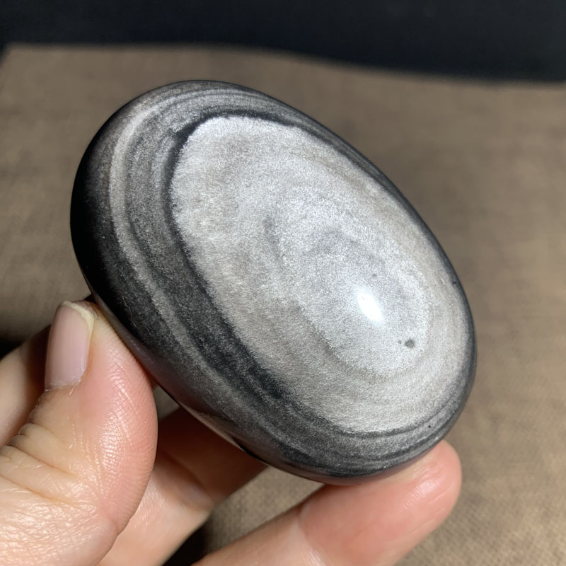 天然银曜石原石随形把玩扁片手握