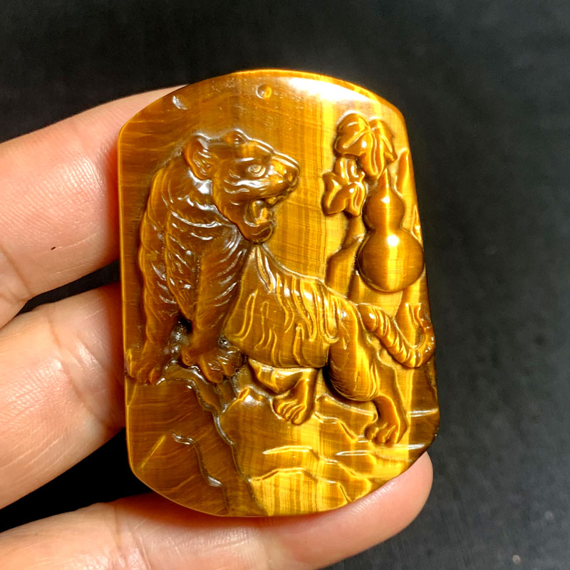 上山虎天然黄虎石雕刻生肖虎吊坠