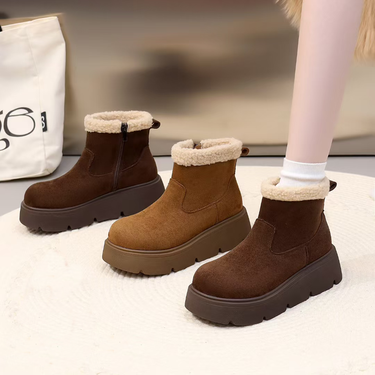 港风厚底增高加绒马丁靴女2025冬季新款时尚休闲短靴保暖毛绒棉靴