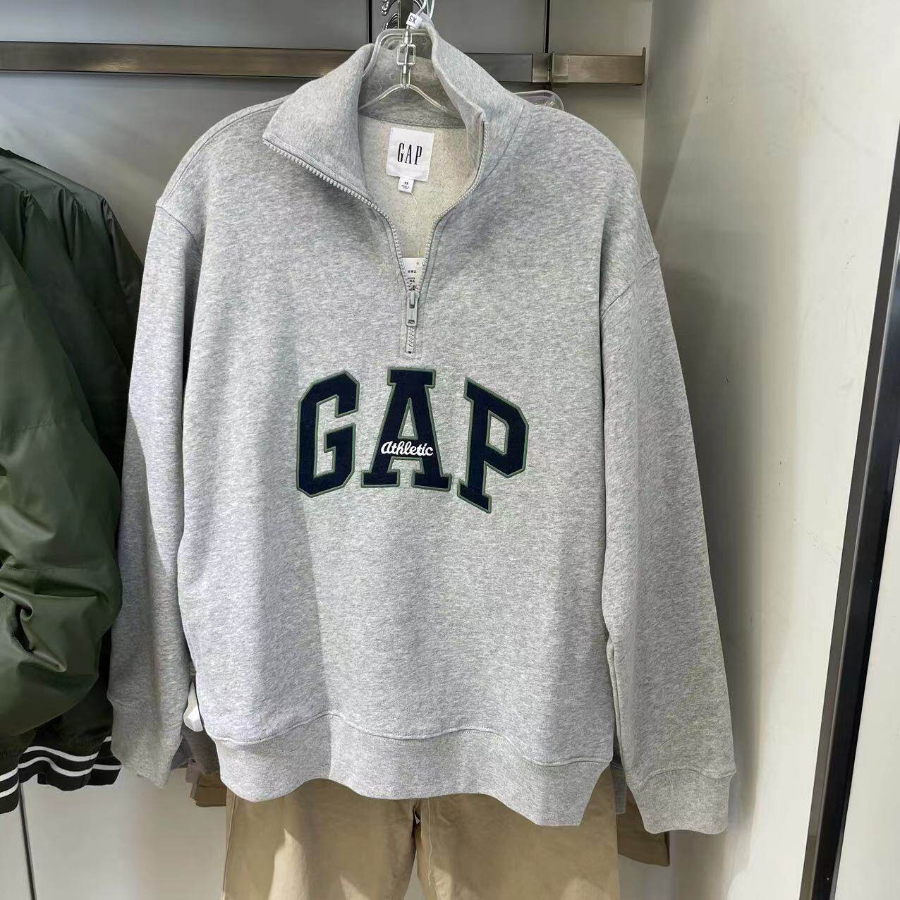 GAP正品专柜 男女装秋季 LOGO高领 抓绒卫衣 804509 宽松上衣怎么看?