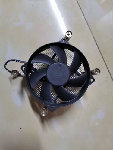 82008300CPU散热器风扇