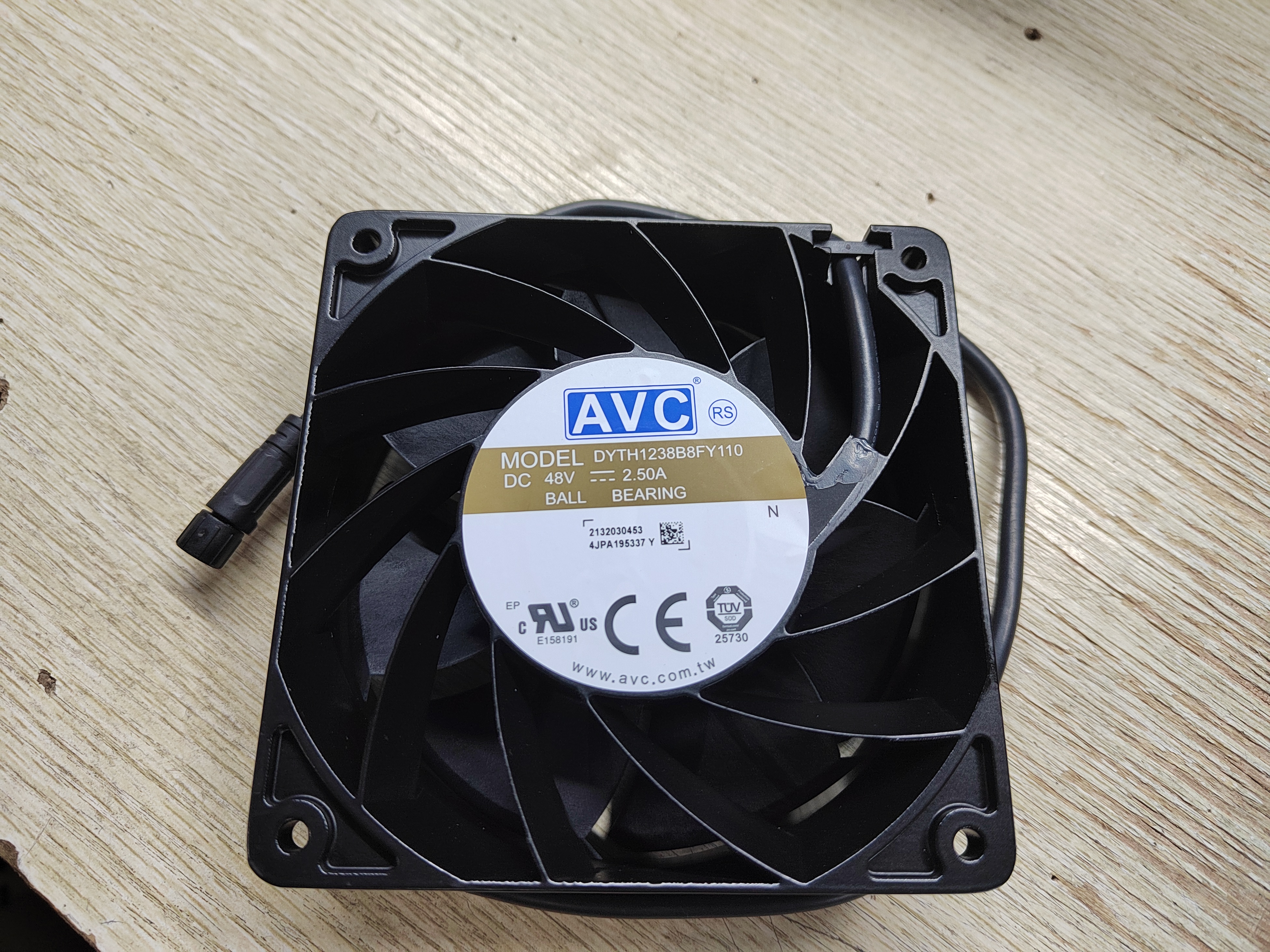 AVC全新AVC DYTH1238B8FY110 12038 48V 2.50A交换机防水散热风扇