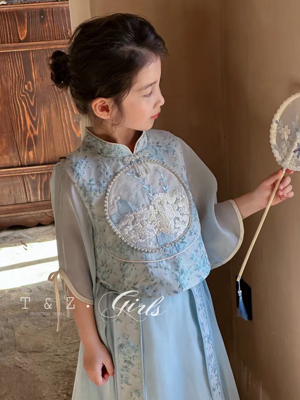 专柜品牌2025春夏新款女童新中式盘扣上衣半裙套装中国风青花礼服