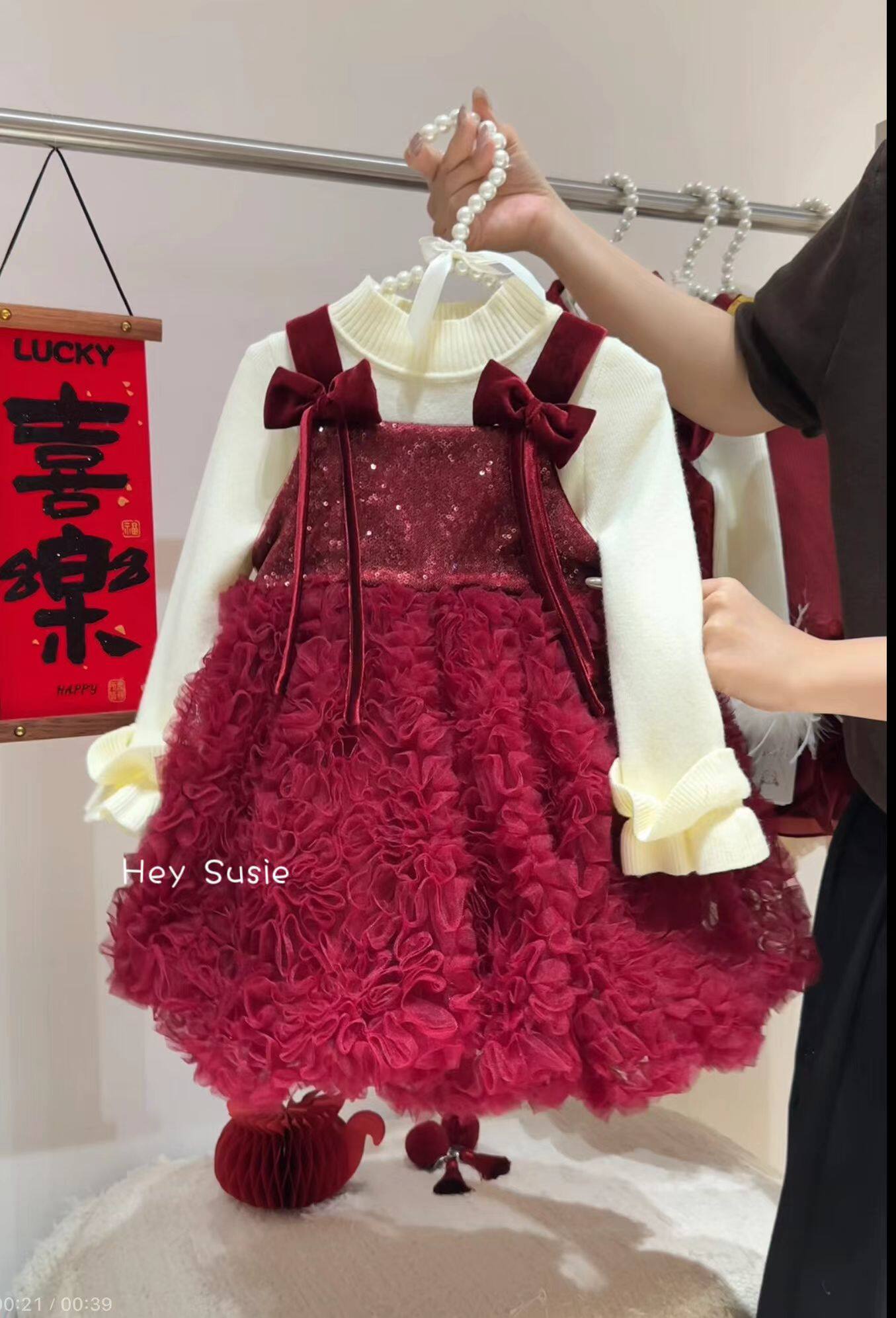 Susie,苏西女童连衣裙2026秋冬新儿童洋气宝宝蛋糕连衣裙拜年服