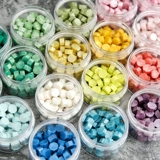 Огненная лак уплотнение уплотнение восковое зерно смешанное цветовое приглашения приглашения приглашения приглашения запечатывание восковой краски ретро краска краска Восковой зерно.