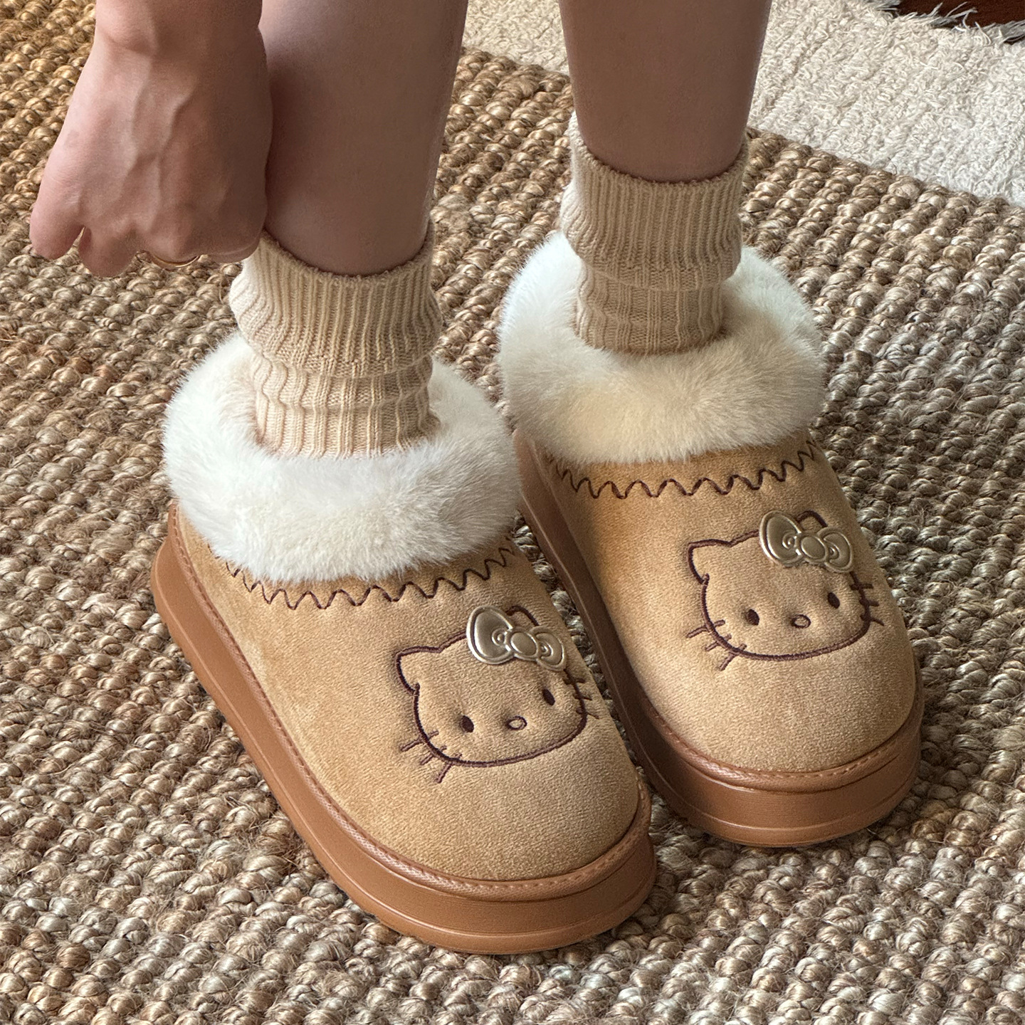 正版ip三丽鸥雪地靴女冬天外穿厚底棉鞋冬季加绒保暖毛绒拖鞋