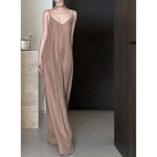 [秋颂]原创设计师吊带连衣裙莫兰迪清冷度假旅游松弛感美拉德小众