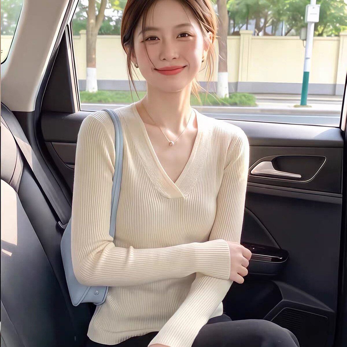 包边领口细坑条纹理长袖毛衣女秋季简约气质百搭外穿柔软针织上衣