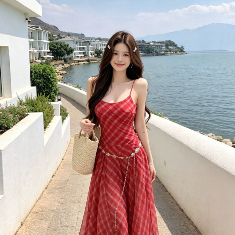 夏季新款休闲气质收腰显瘦拼接度假拍照格子长款裙子吊带连衣