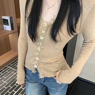 设计感v领蕾丝长袖针织衫毛衣女装秋天穿搭小个子修身上衣
