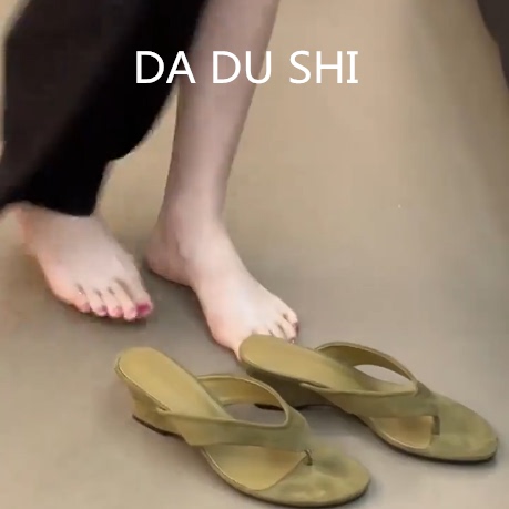 羊皮版~韩版绿色夹趾凉拖