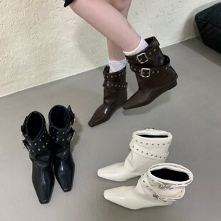 ALILOVERS 欧美风铆钉双扣带短靴女夏尖头中跟增高时装靴时尚百搭