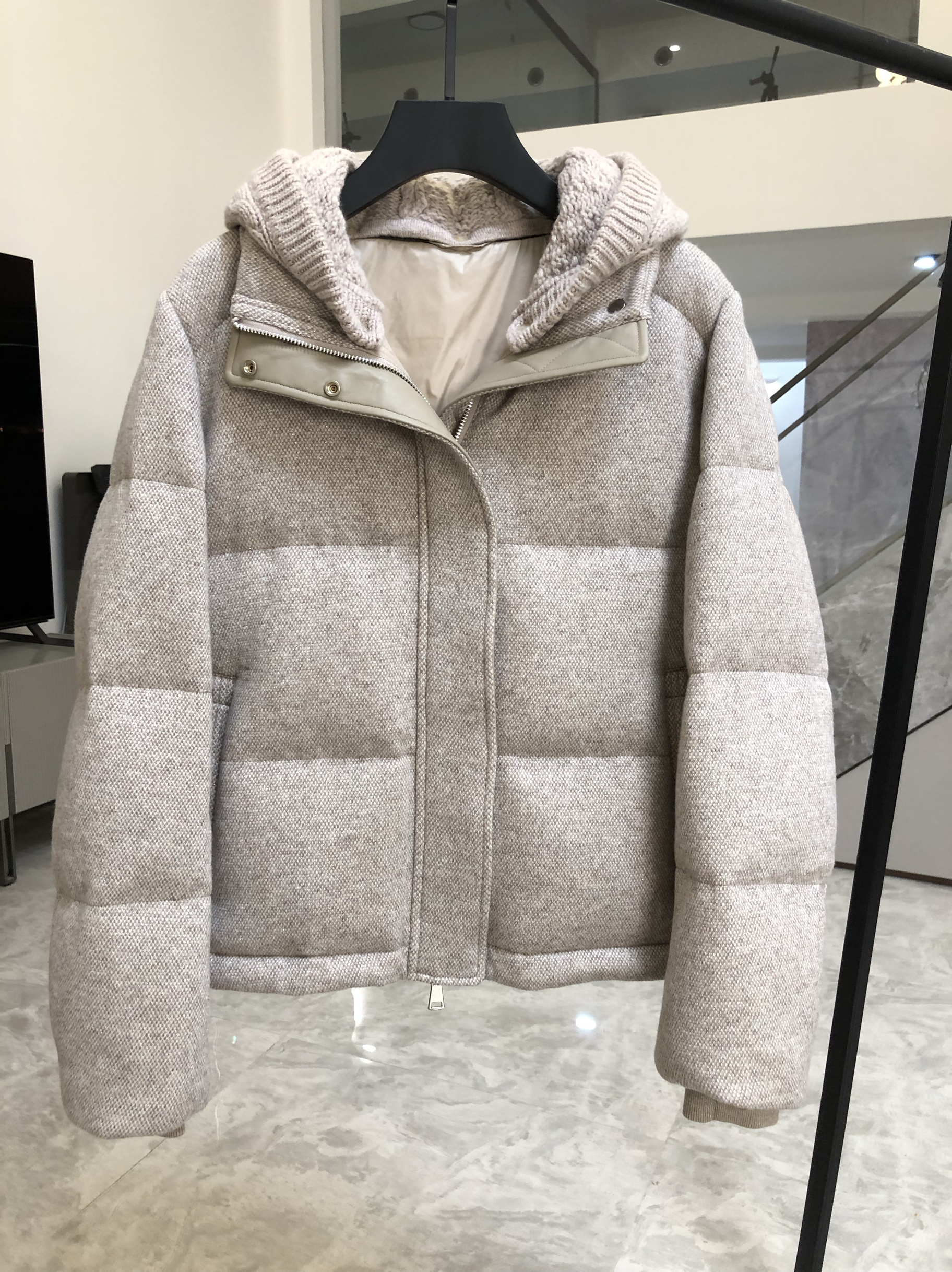 LP冬季新款美丽奴羊毛银丝鹅绒服柔软舒适羽绒服外套连帽针织短款