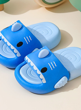 2026新款儿童拖鞋男童女童可爱鲨鱼夏季浴室洗澡小中童宝宝凉拖鞋