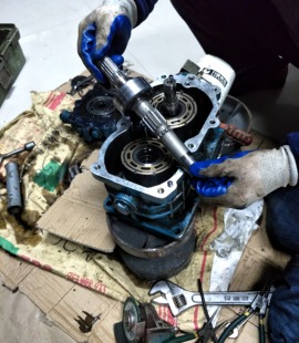 维修更换中航力源HST 无极变速器广联星光丰源谷王碧浪农夫收割机