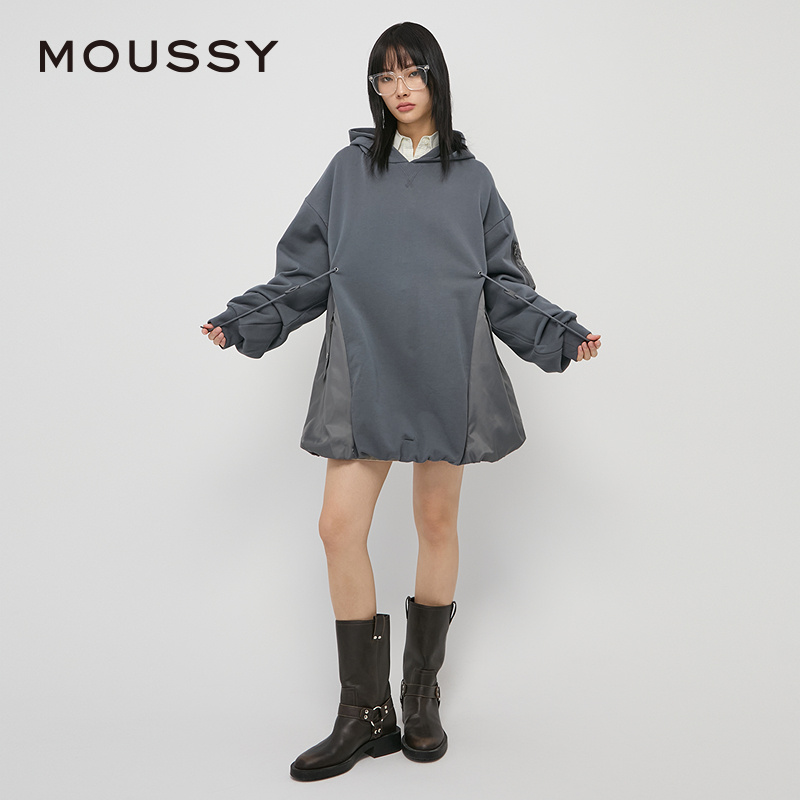 MOUSSY 秋季新品运动机能风拼接抽绳连帽连衣裙028HAZ80-0611