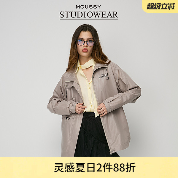 可调节袖口设计  宽松剪裁设计 收腰设计