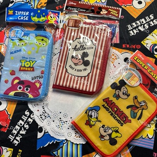 现货 日本迪士尼草莓熊三眼仔米奇拉链手账收纳包资料证件护照夹