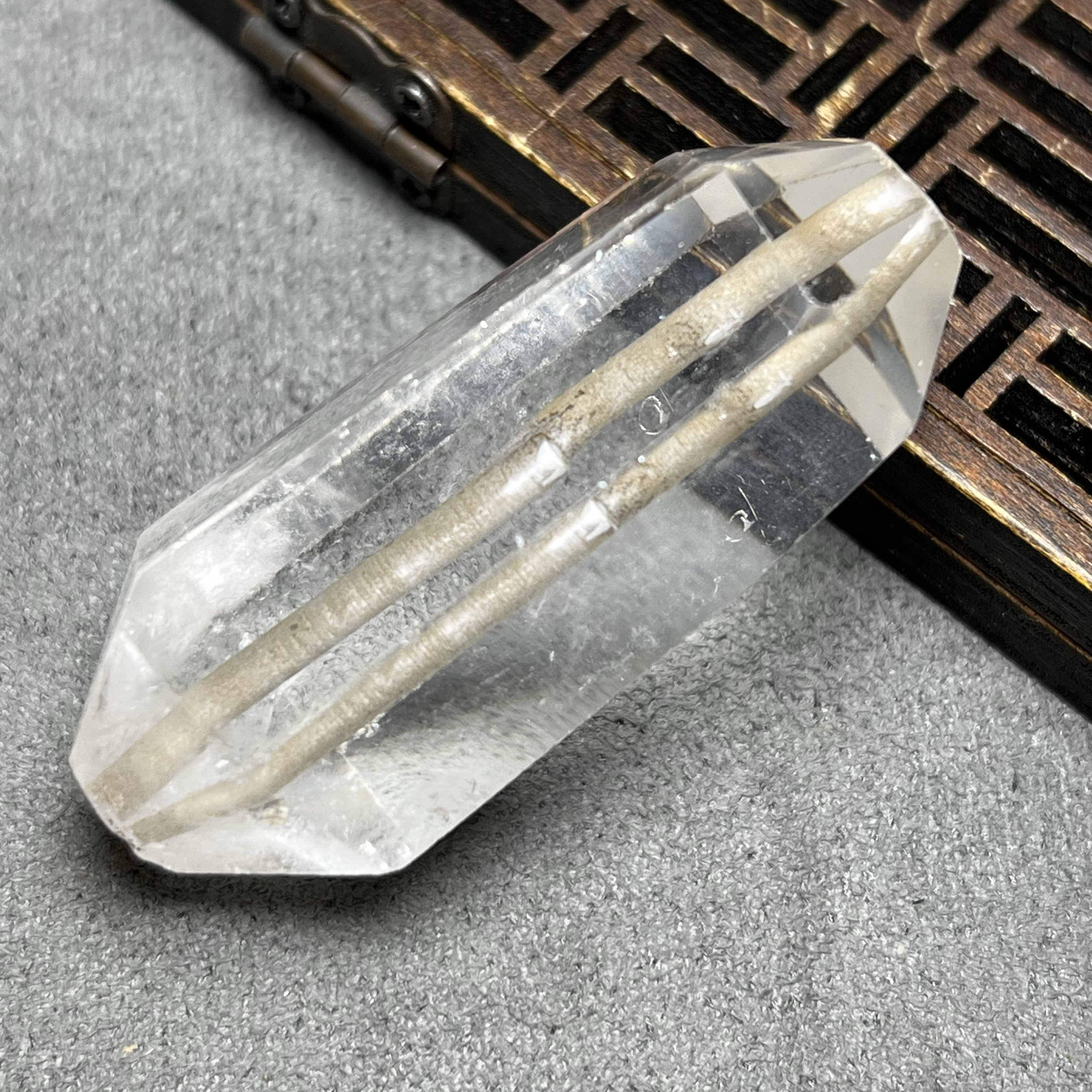 文玩天然白水晶双尖柱摆件六棱柱白水晶原石打磨双尖柱吊坠饰品