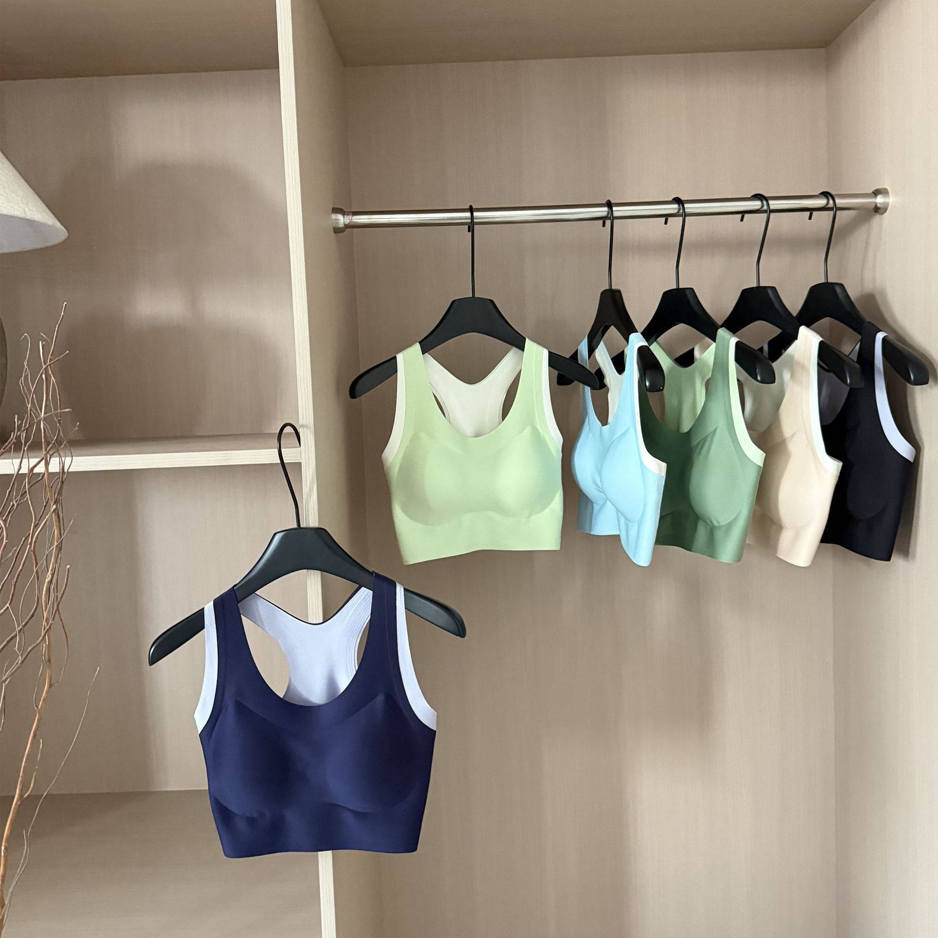 防上滑下垂带固定胸垫分体式游泳背心女短款吊带潜水冲浪夏季外穿