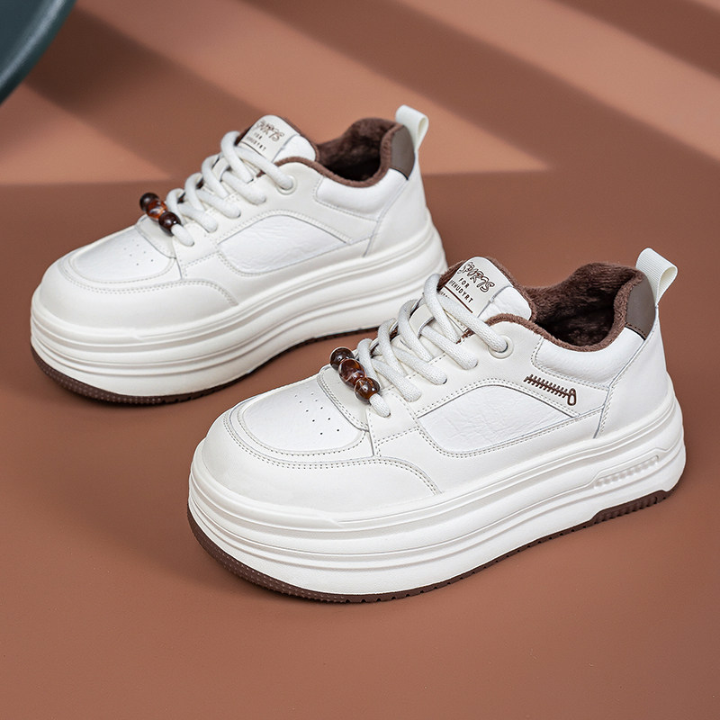 真皮大码女鞋棉鞋41-43秋冬百搭串珠加绒小白鞋休闲轻便防滑板鞋