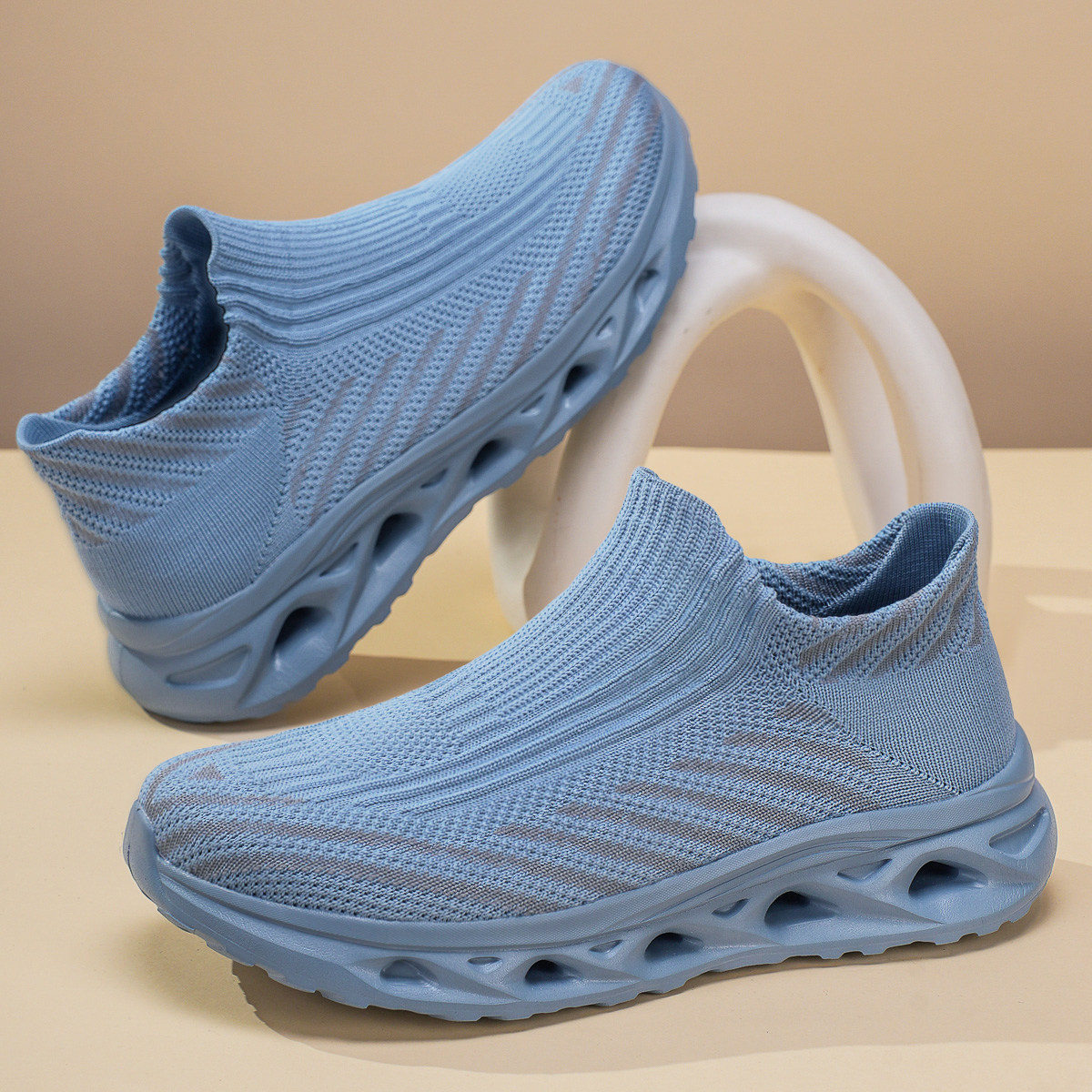 男鞋夏季透气2026新款网面飞织运动休闲大码454647一脚蹬防臭网鞋