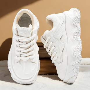 小白潮牌痞帅炸街厚底潮鞋 休闲运动增高学生白色面包板鞋 冬季 男鞋