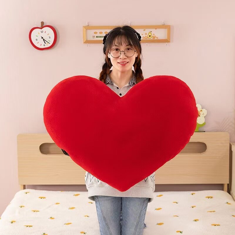 情人节红色爱心毛绒玩具抱枕客厅沙发靠枕结婚房床上送生日礼物
