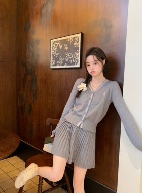 JAMUUS新款miu系撞色v领针织开衫女学院风百褶裙减龄套装