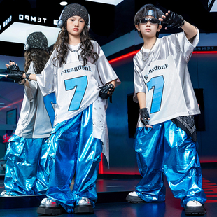 儿童街舞演出服嘻哈hiphop短袖银色亮面上衣数字7男女童蓝色裤子