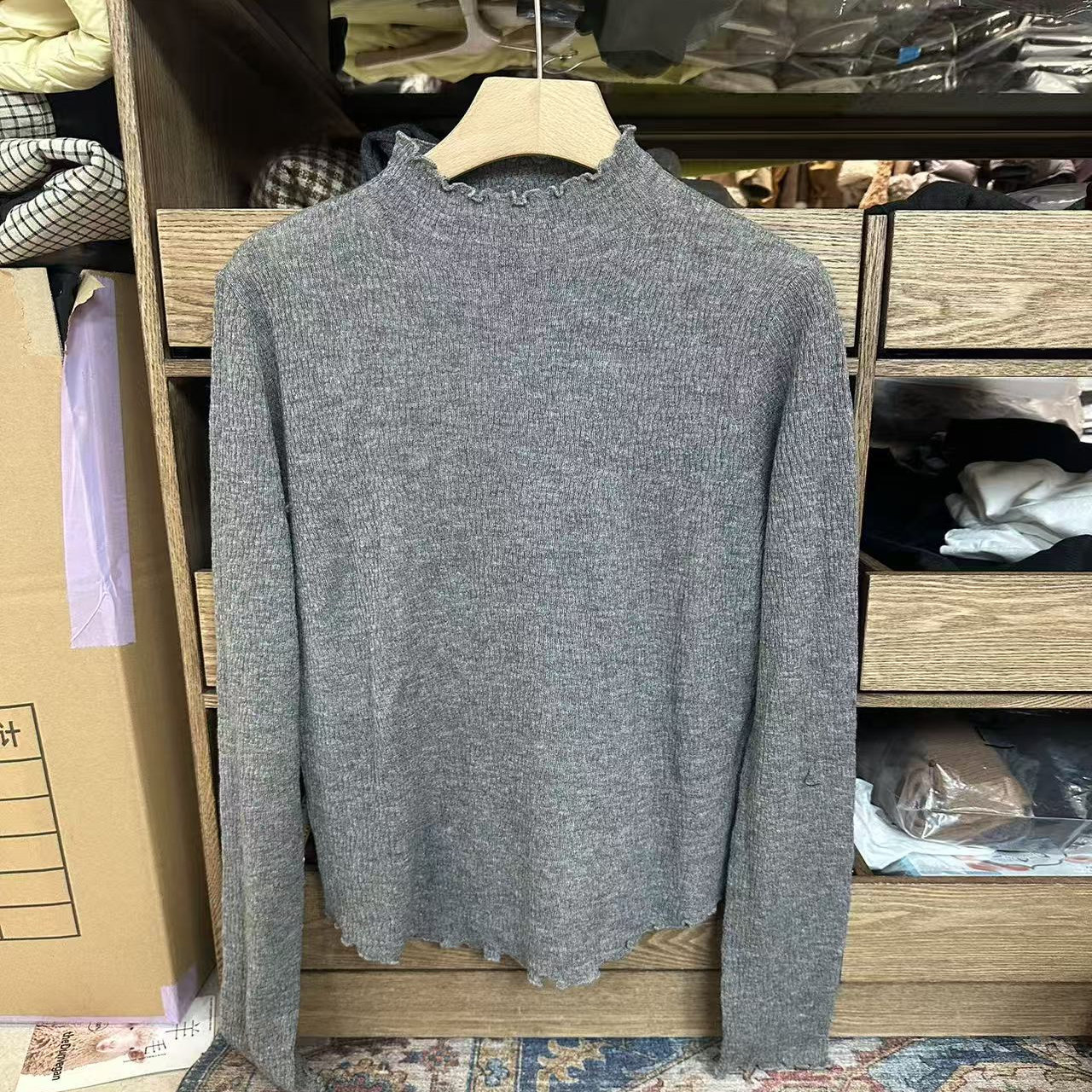 木耳边半高领细羊毛针织打底小衫