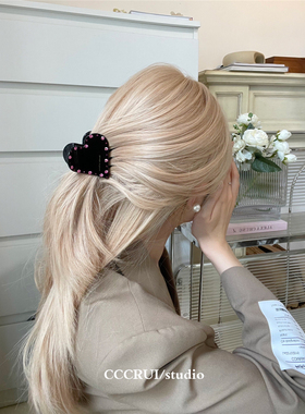 CCCRUI韩国醋酸爱心粉水晶抓夹镶钻超闪轻奢气质法式字母小鲨鱼夹