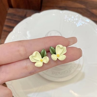 无耳洞「栀子花开」白绿撞拼色花朵蚊香盘耳夹女小清新款 简约百搭