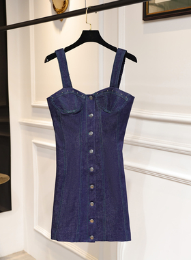 特价PEACH IRO2026新款法式女装修身简约纽扣抹胸牛仔吊带连衣裙