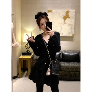 百褶半身裙 纸片人A字V领开衫 Anais针织套装 精仿18支北极绒