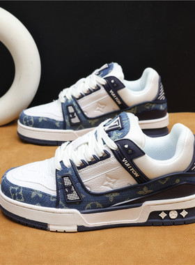 情侣鞋2025新款女鞋软底休闲鞋百搭运动鞋潮流透气情侣防滑板鞋女