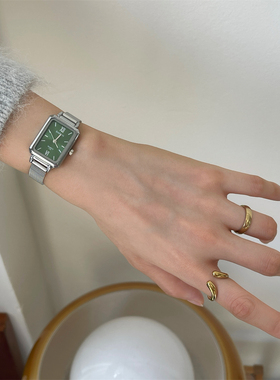 绿色方形清冷风高级感网带手链式手表女初高中学生简约气质学院风