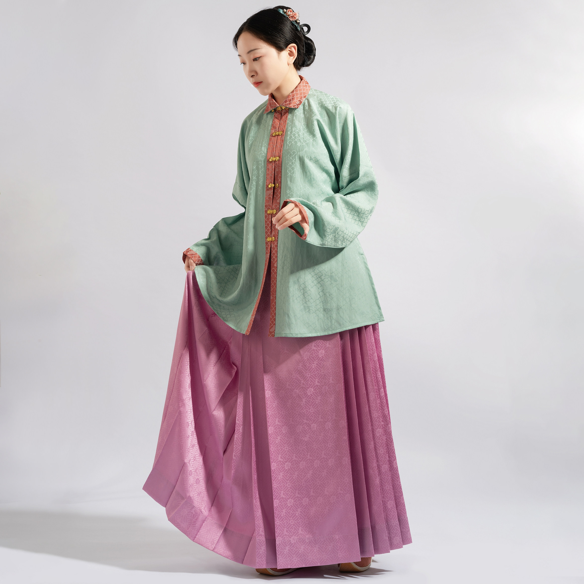 松塔汉服明制立领对襟箭袖短衫锦鲤人棉马面裙万字杂宝纹日常女装