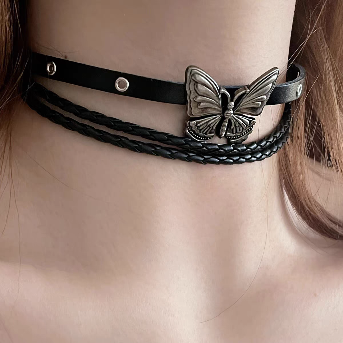 Y2K 청동 나비 가죽 목걸이 CHOCKER HOT GIRL SUBCULTURE 밀레니얼 레트로 틈새 MAILLARD 유럽과 미국의 트렌드