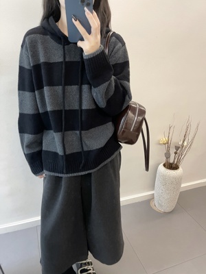 67232 秋冬宽松中长款连帽条纹慵懒风加厚毛衣女美式复古针织外套