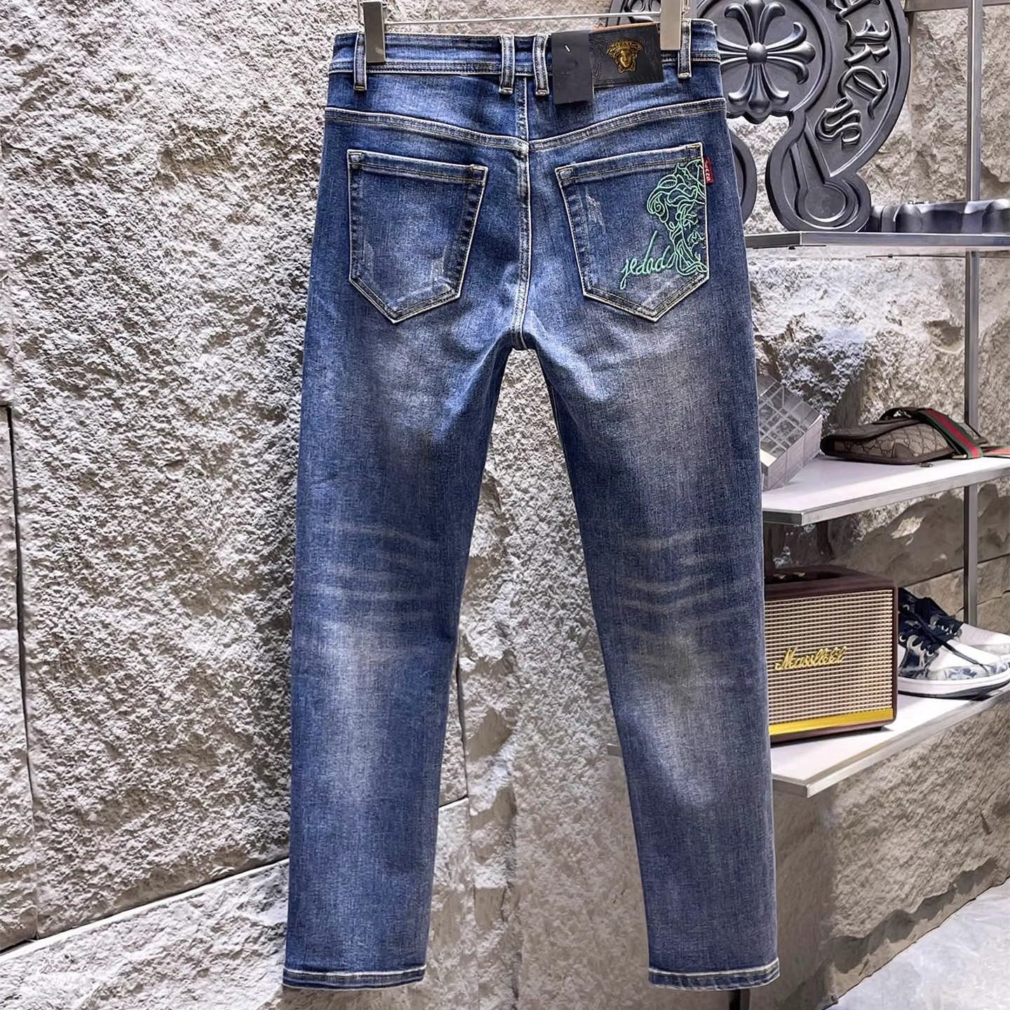 谷聆 2026欧货刺绣牛仔裤男修身补丁小直通裤男士休闲牛仔裤美式