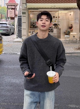 深灰色圆领毛衣男冬季韩系穿搭慵懒软糯针织衫cleanfit内搭打底衫