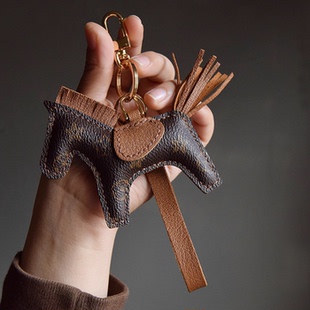 老花款小马挂件高级感精致包包书包小饰品配饰女生礼物ins风挂饰