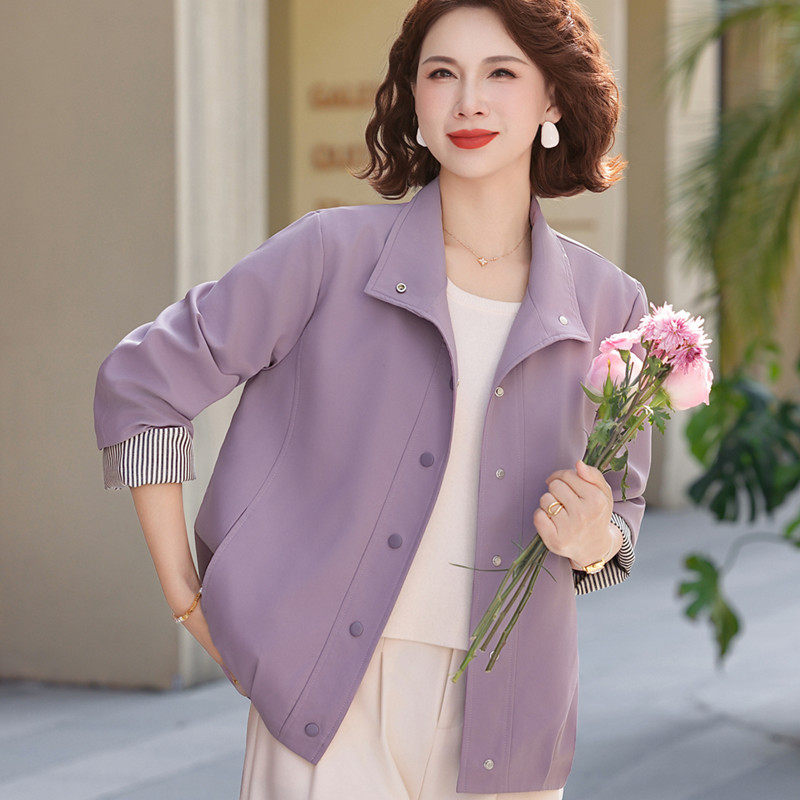 2026新款洋气外套妈妈春装翻领夹克中老年女装春秋纯色时尚风衣服