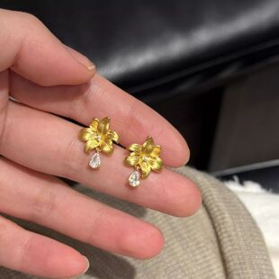【很多星星】拉丝金色百合花水滴吊坠耳钉女新款精致百搭耳环耳饰