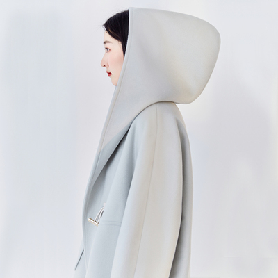 纯欲大翻领连帽浅色短款羊绒大衣