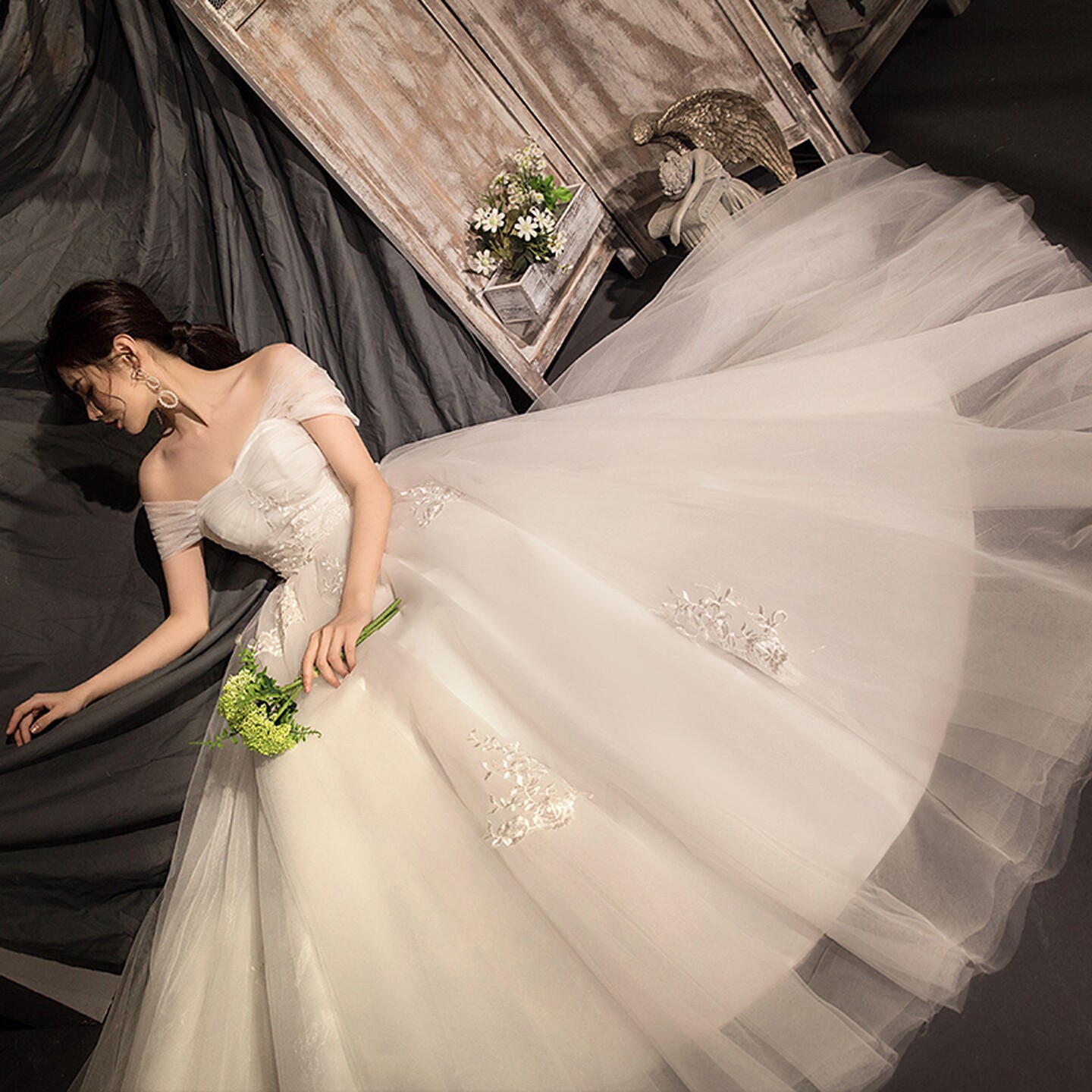 海棠记法式轻主婚纱新高腰遮孕肚一字肩新娘孕妇大码胖mm齐地出门