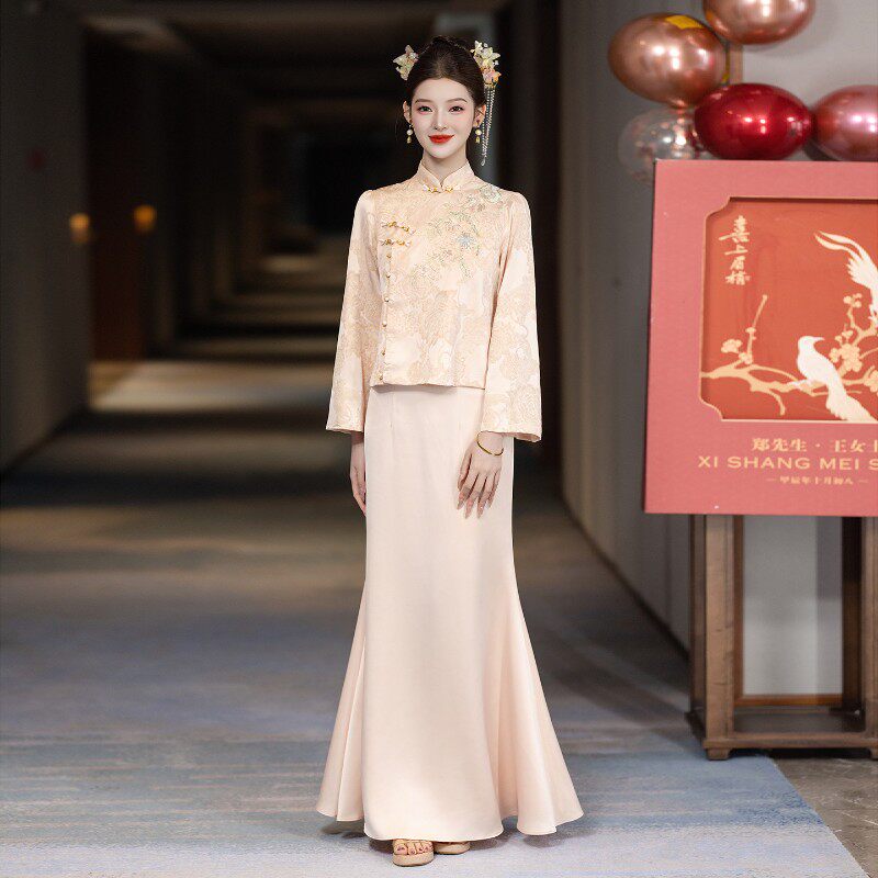 粉色新中式订婚晚礼服裙女新娘结婚敬酒服春夏季长袖鱼尾显瘦套装