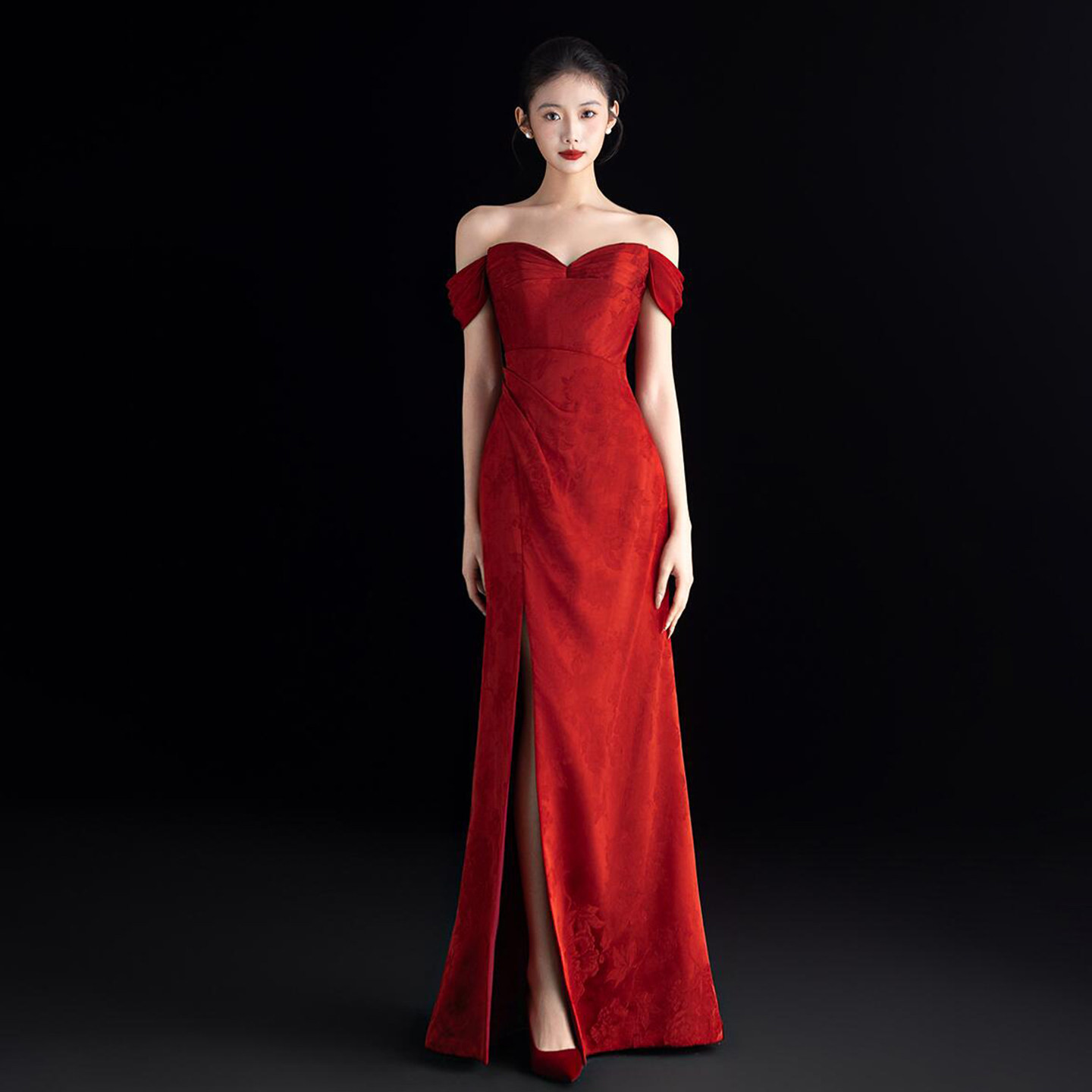 红色一字肩敬酒服新娘订婚宴会小众轻奢气质高端主持人鱼尾礼服裙
